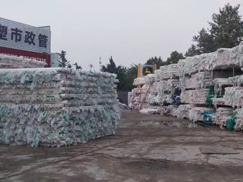 管道管材倉(cāng)庫(kù)一角